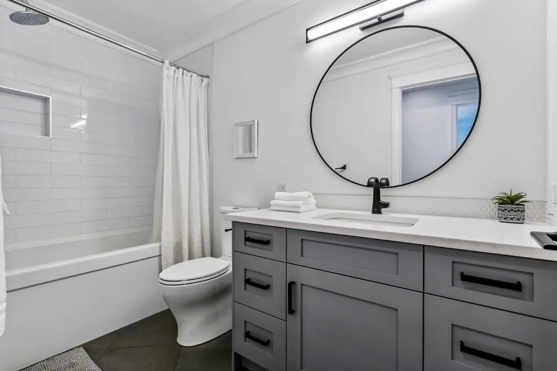 Bowmont Park Luxury Retreat Villa Calgary