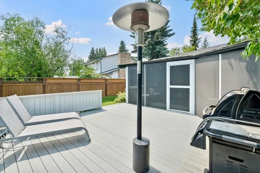 Bowmont Park Luxury Retreat Villa Calgary